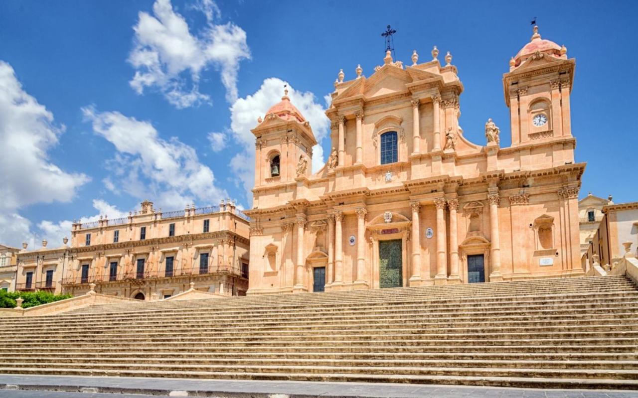 Centopassi Noto B&B Exterior photo